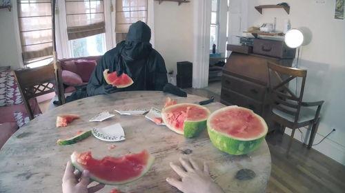 吃瓜噎住,一场意外引发的趣味与反思