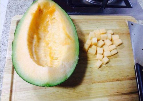 外婆吃哈密瓜,哈密瓜的甜蜜邂逅